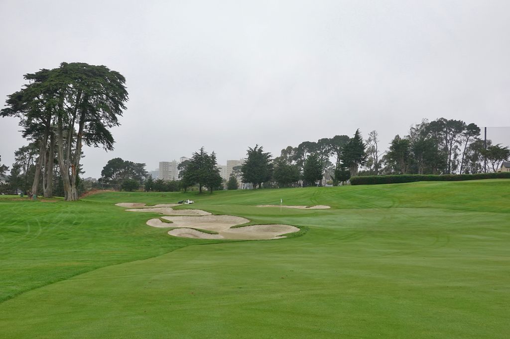 9th Hole at San Francisco Golf Club (582 Yard Par 5)